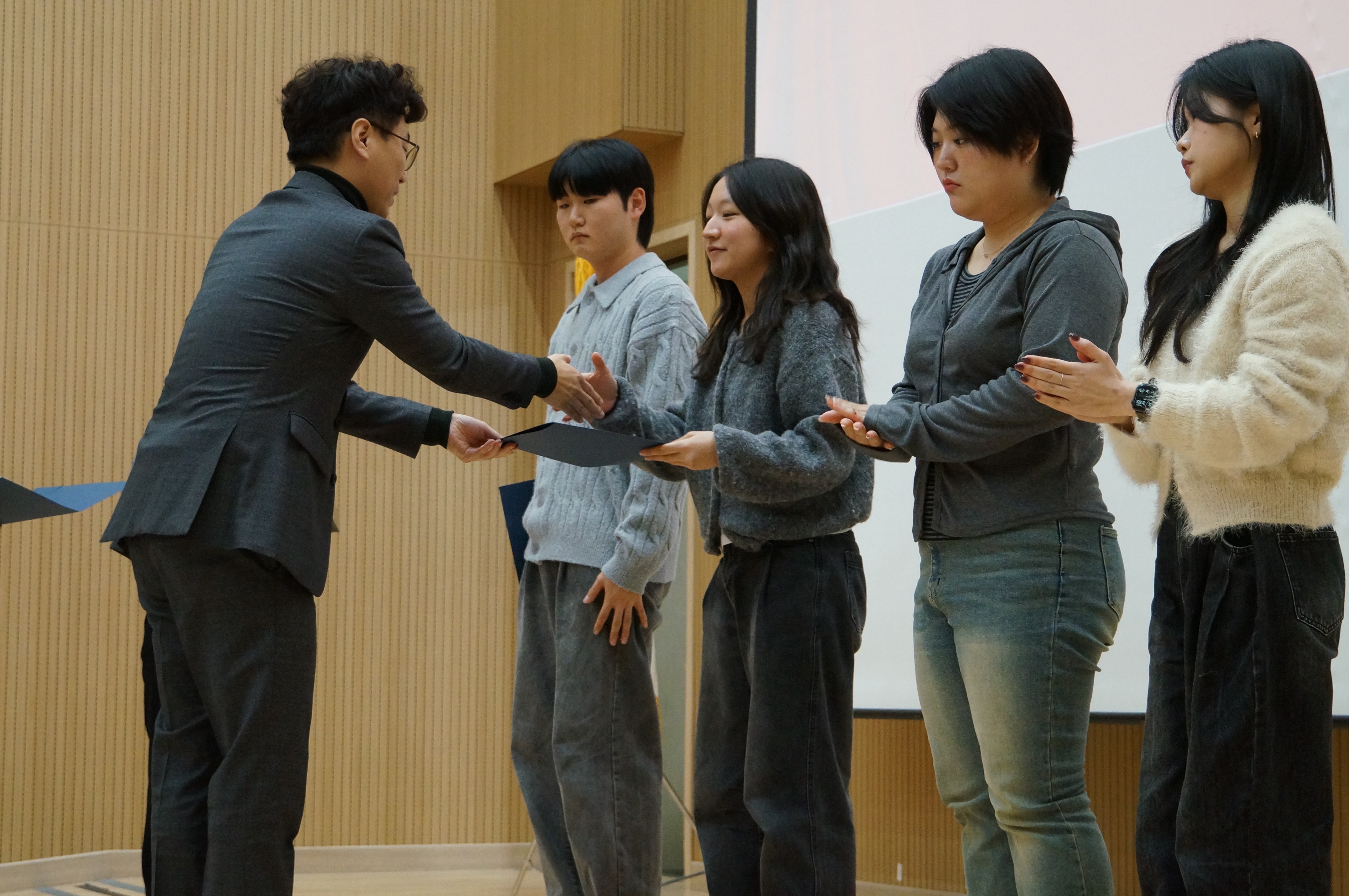 수료증 수여.JPG